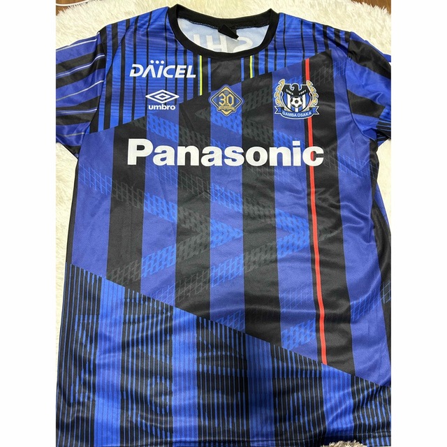 ガンバ大阪　30周年記念Tシャツ スポーツ/アウトドアのサッカー/フットサル(記念品/関連グッズ)の商品写真