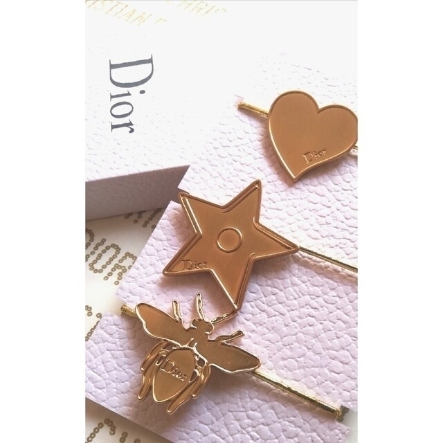 Dior(ディオール)のDIOR ヘアアクセサリー【新品】♡🐝☆ 【非売品】ディオールシンボル3種類 レディースのヘアアクセサリー(ヘアゴム/シュシュ)の商品写真