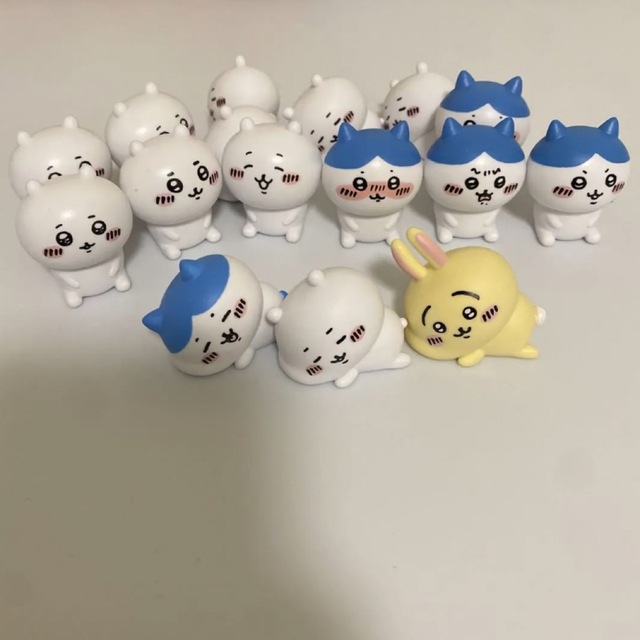 ちいかわ　ミニインテリアフィギュア エンタメ/ホビーのおもちゃ/ぬいぐるみ(キャラクターグッズ)の商品写真