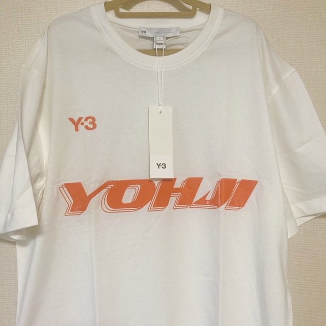 Y-3(ワイスリー)の【adidas Y-3】SHORT SLEEVE TEE 白×オレンジロゴ　新品 メンズのトップス(Tシャツ/カットソー(半袖/袖なし))の商品写真