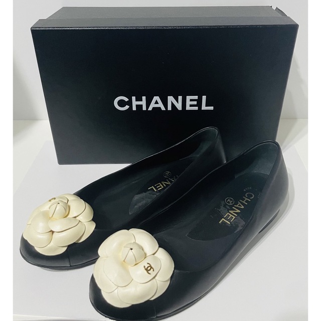 CHANEL(シャネル)のシャネル カメリア フラットシューズ バレエシューズ 36.5 レディースの靴/シューズ(バレエシューズ)の商品写真