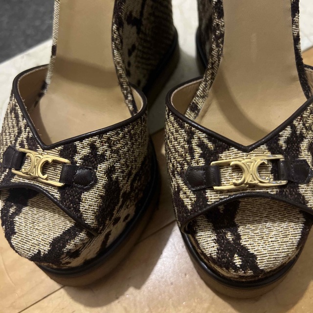 celine(セリーヌ)のセリーヌのサンダル レディースの靴/シューズ(サンダル)の商品写真