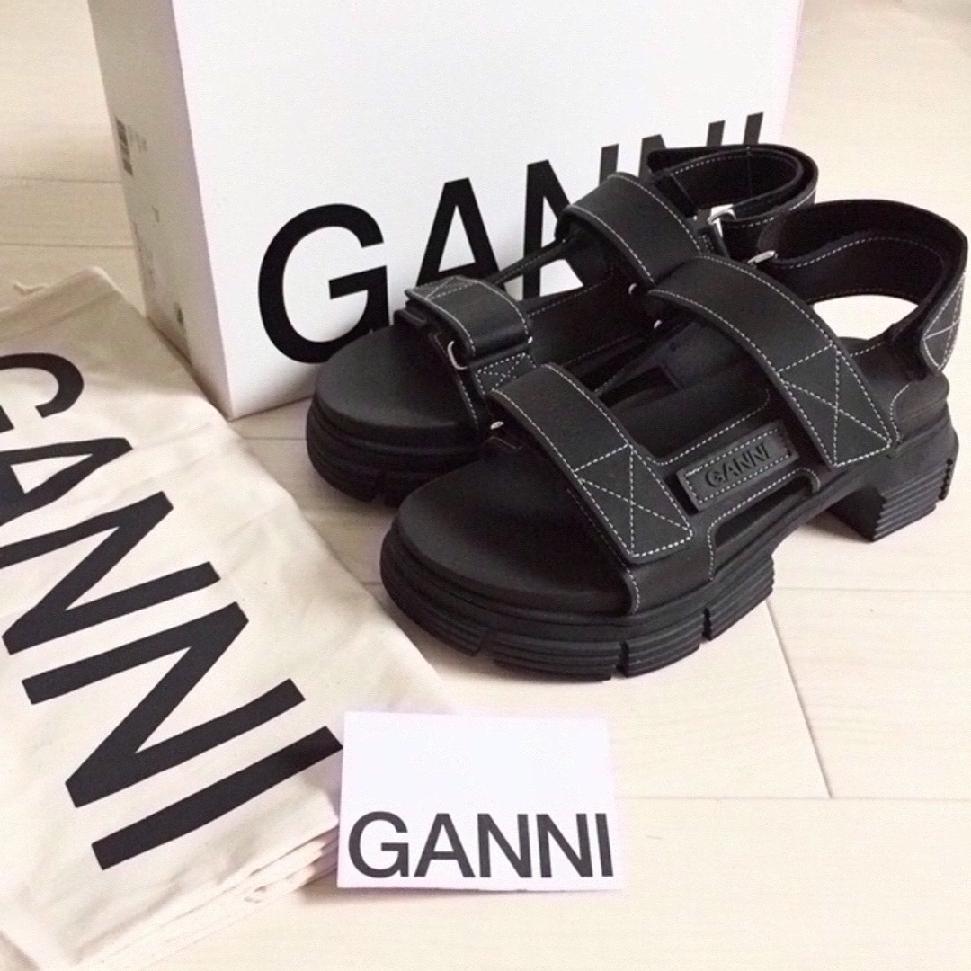 新品 GANNI 厚底ラバーサンダル ベルクロストラップ