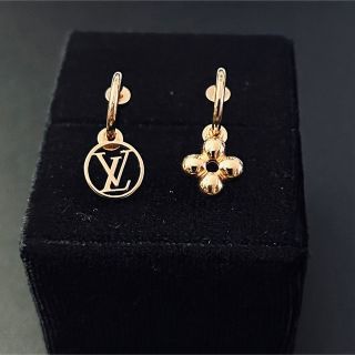 ルイヴィトン(LOUIS VUITTON)のルイヴィトン　ピアス　ブックル　ドレイユ　ブルーミング　M64859　スイング(ピアス)