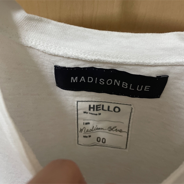 MADISONBLUE(マディソンブルー)のMADISONBLUE マディソンブルー hello  ノースリーブ Tシャツ レディースのトップス(Tシャツ(半袖/袖なし))の商品写真