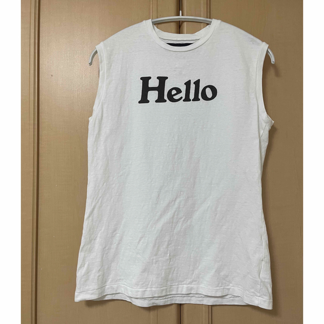 MADISONBLUE(マディソンブルー)のMADISONBLUE マディソンブルー hello  ノースリーブ Tシャツ レディースのトップス(Tシャツ(半袖/袖なし))の商品写真