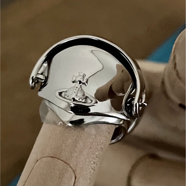 Vivienne Westwood(ヴィヴィアンウエストウッド)のVivienne Westwood ナックルリング M レディースのアクセサリー(リング(指輪))の商品写真