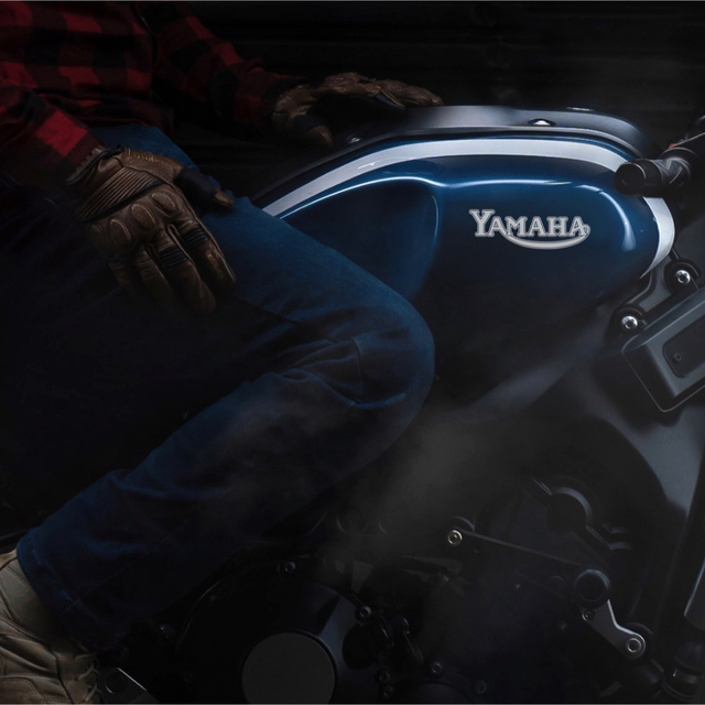 ヤマハ(ヤマハ)の選べる9色！ヤマハ　オリジナルステッカー　2枚セット　タンク　カスタム 自動車/バイクのバイク(ステッカー)の商品写真