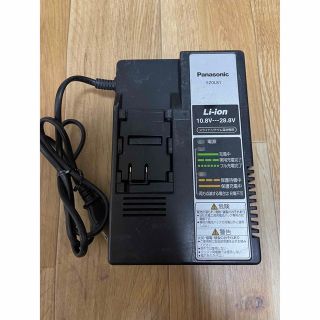 パナソニック(Panasonic)のパナソニック 充電器 EZ0L81  (工具/メンテナンス)