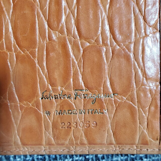 Salvatore Ferragamo(サルヴァトーレフェラガモ)の最終価格！Ferragamo　フェラガモ　オレンジ　リボン　長財布 レディースのファッション小物(財布)の商品写真