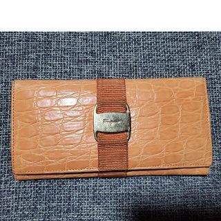 サルヴァトーレフェラガモ(Salvatore Ferragamo)の最終価格！Ferragamo　フェラガモ　オレンジ　リボン　長財布(財布)