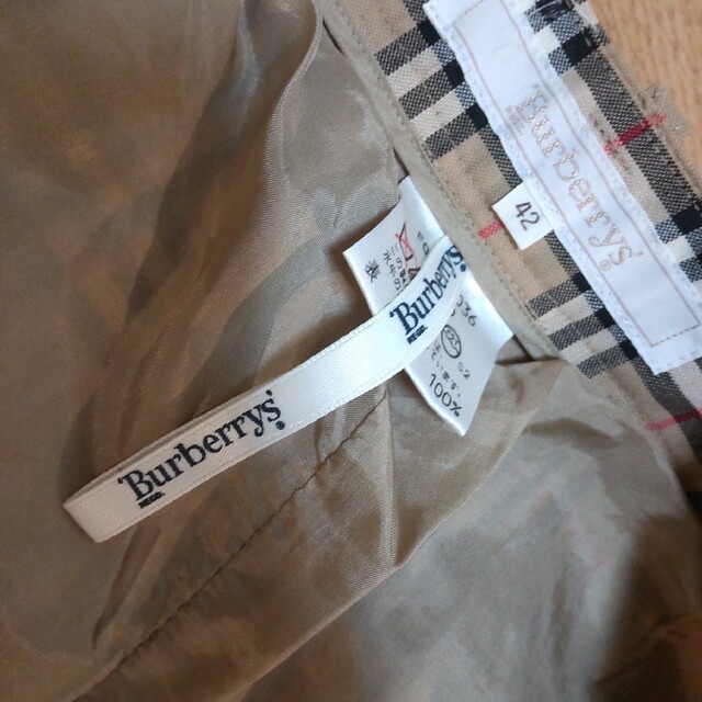 BURBERRY(バーバリー)の【美品】バーバリー スラックス ノバチェック パンツ 11号 ウール100% レディースのパンツ(カジュアルパンツ)の商品写真