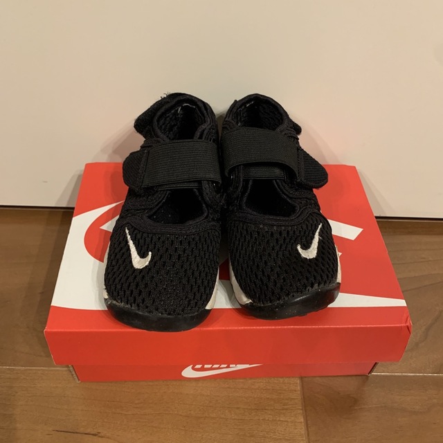 NIKE(ナイキ)のマル様専用　ナイキ　ベビーリフト キッズ/ベビー/マタニティのベビー靴/シューズ(~14cm)(サンダル)の商品写真