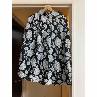 トッコクローゼット(TOCCO closet)の【引越しのためお安くします！】 tocco closetの花柄スカート(ひざ丈スカート)