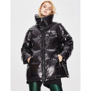 シーイン(SHEIN)のshein ハイネック　ジッパーアップ　テープ　ディテール　黒　ダウンジャケット(ダウンジャケット)