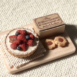 タルトケーキ  ミニチュアスイーツ ドールハウス ハンドメイド シルバニア(ミニチュア)