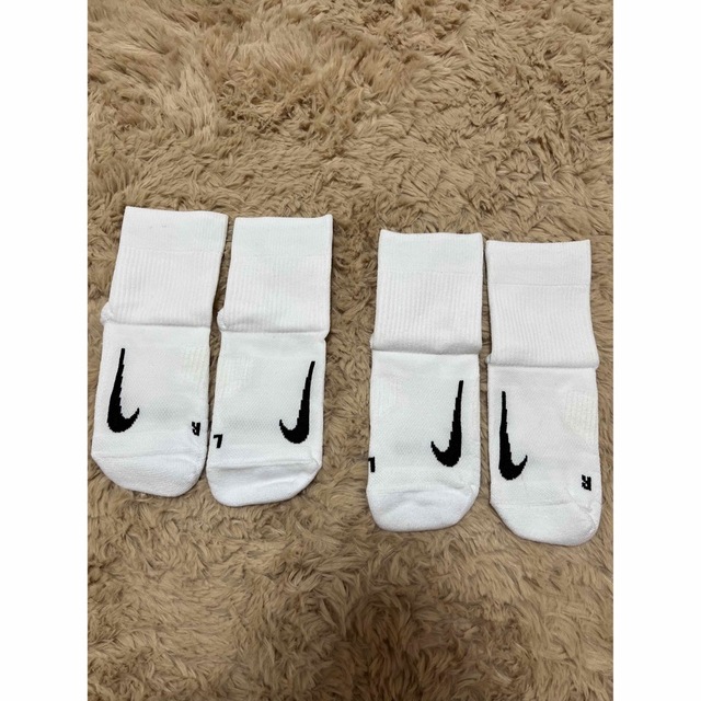 NIKE(ナイキ)のユニセックス コート マルチプライヤー アンクルソックス 2足組　21〜23cm キッズ/ベビー/マタニティのこども用ファッション小物(靴下/タイツ)の商品写真