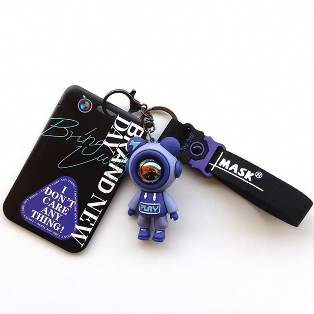 新品紫IDカードケース ストラップ ベア クマ 宇宙飛行士フィギュアキーホルダー レディースのファッション小物(パスケース/IDカードホルダー)の商品写真