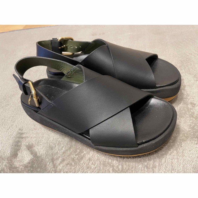 MARNI 厚底サンダル ブラックレザー