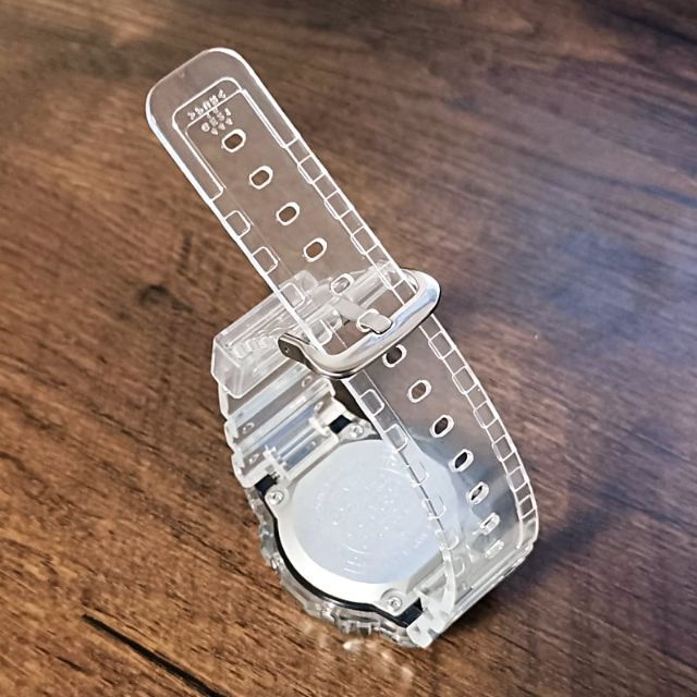 G-SHOCK 5600系 交換用 ベゼル・ベルト [クリアスケルトン] メンズの時計(ラバーベルト)の商品写真