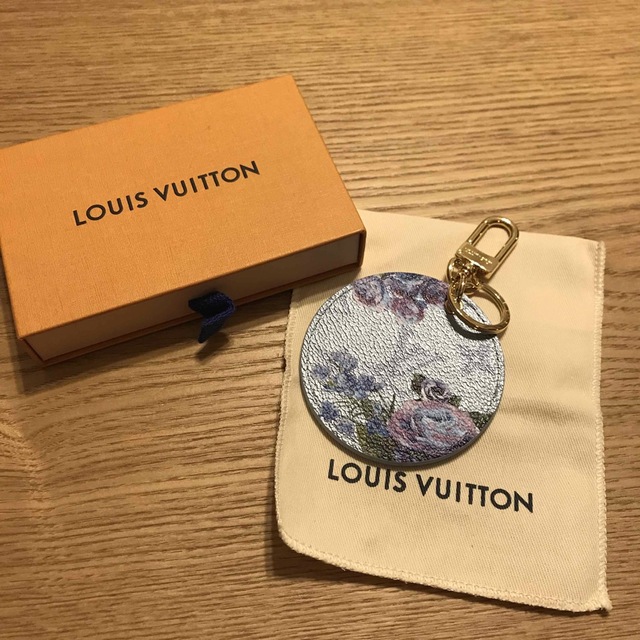 ☆希少・未使用  LOUIS VUITTON  LVガーデン キーホルダー☆