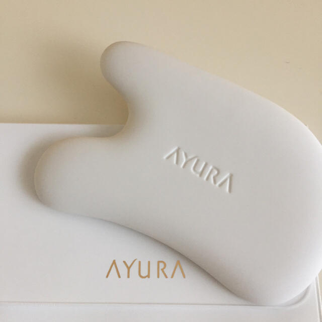 AYURA(アユーラ)の「新品」アユーラかっさプレート コスメ/美容のスキンケア/基礎化粧品(フェイスローラー/小物)の商品写真