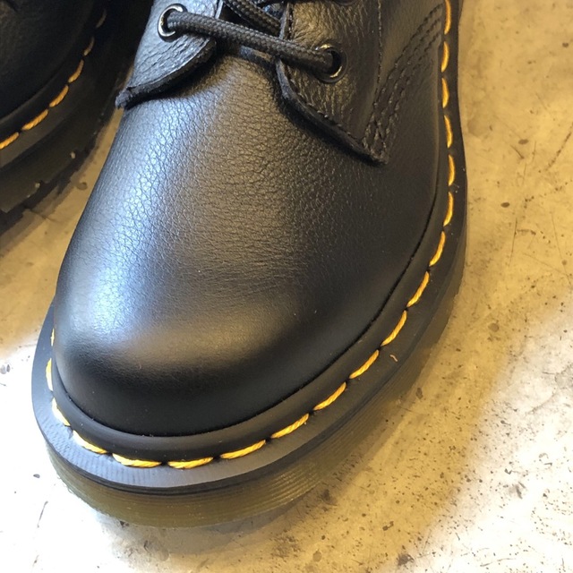 Dr.Martens(ドクターマーチン)の新品未使用品　ドクターマーチン 1B60 20ホール ロングブーツ UK6 25 レディースの靴/シューズ(ブーツ)の商品写真