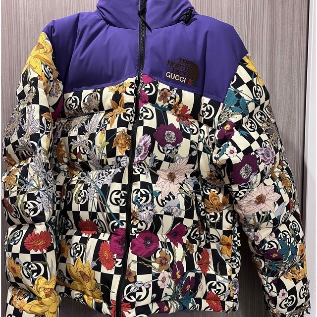 GUCCI - 新品!GUCCI ノースフェイス ダウンジャケットの通販 by GUCCI - 新品!GUCCI ノースフェイス ダウンジャケットの通販 by