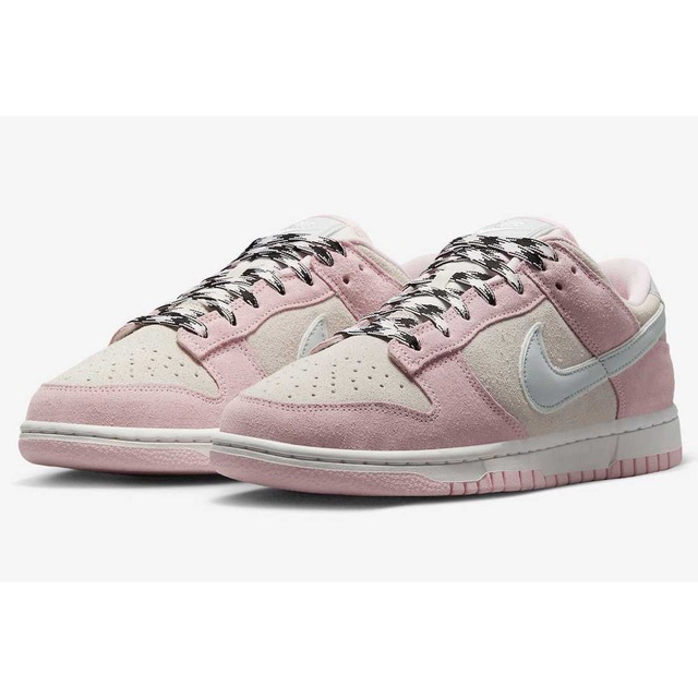 Nike WMNS Dunk Low LX ピンクフォーム