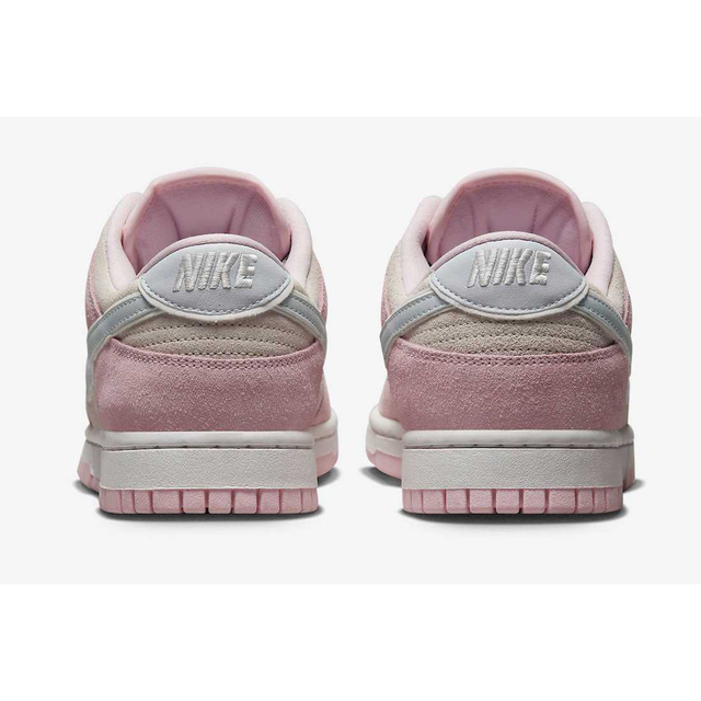 Nike WMNS Dunk Low LX ピンクフォーム