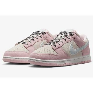 ナイキ(NIKE)のNike WMNS Dunk Low LX ピンクフォーム(スニーカー)