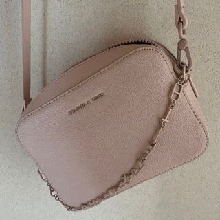 チャールズアンドキース(Charles and Keith)の⭐︎CHARLES & KEITH バッグ(ショルダーバッグ)