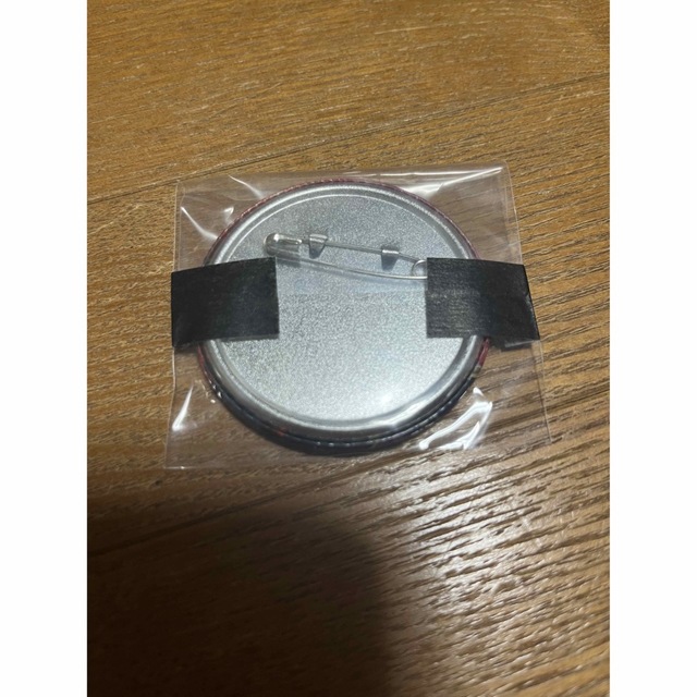 ツイステ トレイ 缶バッジ 式典服