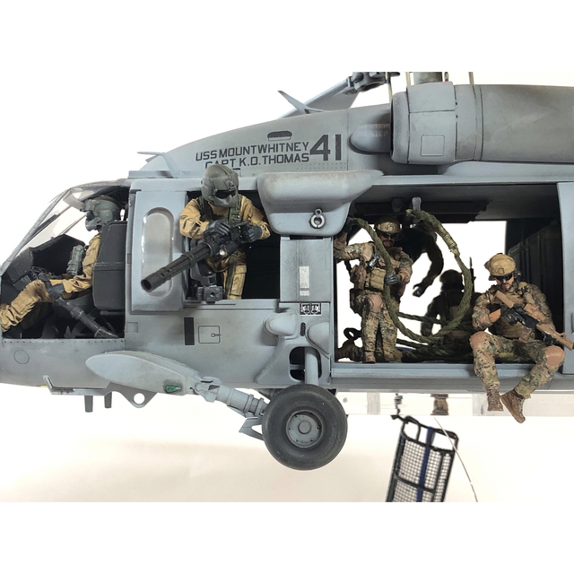 アカデミー 1/35 MH60S レジンフィギュア付き 完成品の通販 by fumi's