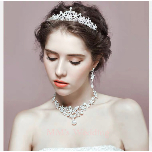 ティアラ＆ネックレス＆ピアス(イヤリング) 真珠 パールウェディングアクセサリー ハンドメイドのウェディング(ヘッドドレス/ドレス)の商品写真