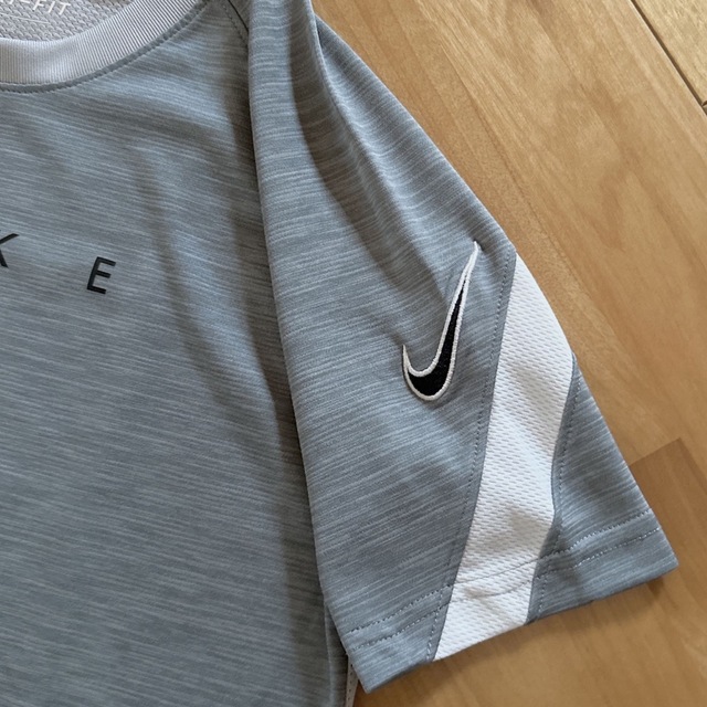 NIKE(ナイキ)のNIKE Jr DRI-FIT Tシャツ 杢グレー 160cm キッズ/ベビー/マタニティのキッズ服男の子用(90cm~)(Tシャツ/カットソー)の商品写真