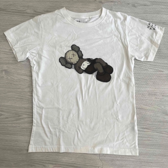 UNIQLO - 美品 ユニクロ×KAWS コラボTシャツ 160の通販 by はるぽん's