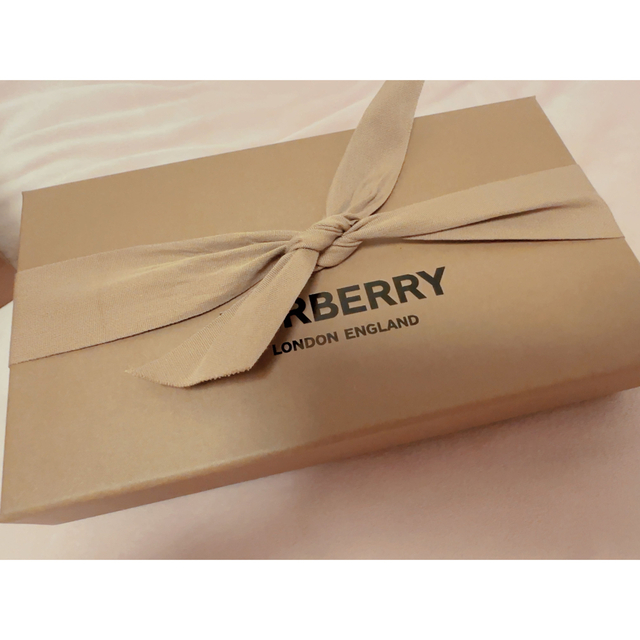 BURBERRY(バーバリー)のBurberry 新品スカーフ レディースのファッション小物(バンダナ/スカーフ)の商品写真