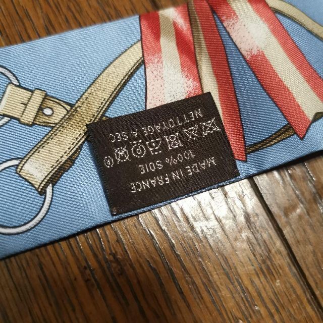 831新品 エルメス スカーフ カレ リボン ツイリー シルク 勲章 ベルト