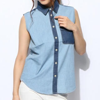 アズールバイマウジー(AZUL by moussy)の新品 ダンガリー ノースリーブ シャツ サックスブルー(シャツ/ブラウス(半袖/袖なし))