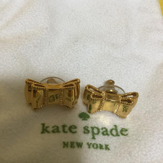 ケイトスペードニューヨーク(kate spade new york)のケイト スペード kate spade リボン型 ゴールドピアス(ピアス)