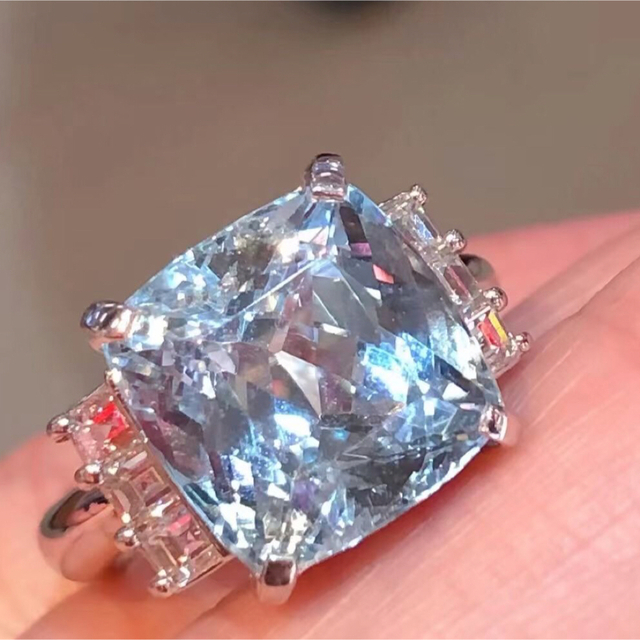 ブランド品専門の ダイヤ 天然アクアマリン ¥ k18 リング8.02ct リング