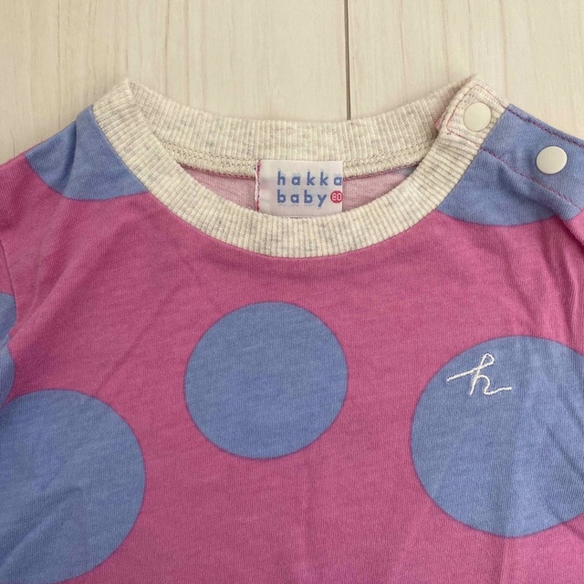 hakka baby(ハッカベビー)のハッカベビー　tシャツ  ピンク　ドット　80 キッズ/ベビー/マタニティのベビー服(~85cm)(Ｔシャツ)の商品写真