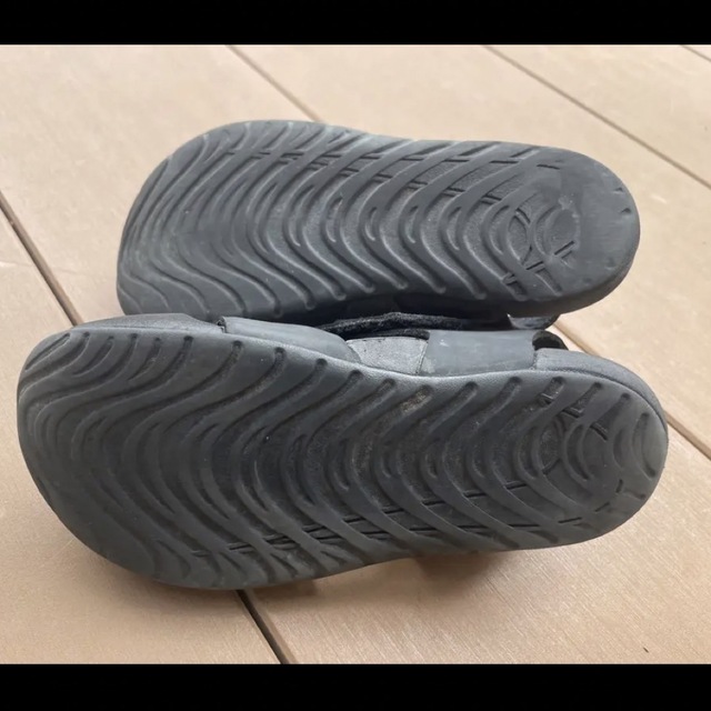 NIKE(ナイキ)のNIKE サンダル　ブラック　１９センチ キッズ/ベビー/マタニティのキッズ靴/シューズ(15cm~)(サンダル)の商品写真