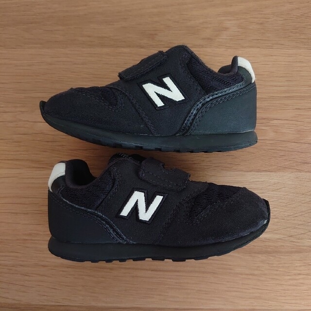 New Balance(ニューバランス)のニューバランス スニーカー 996 黒 14.5 *茶色部分は接着剤 キッズ/ベビー/マタニティのキッズ靴/シューズ(15cm~)(スニーカー)の商品写真