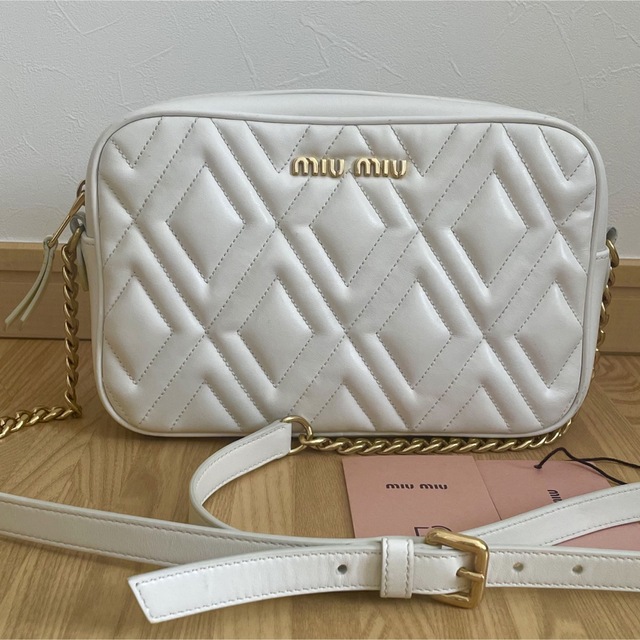 極美品　miumiu マトラッセショルダー