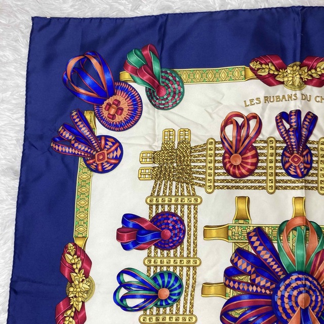 Hermes - 美品☆エルメス スカーフ カレ90 馬のリボン 勲章 シルク