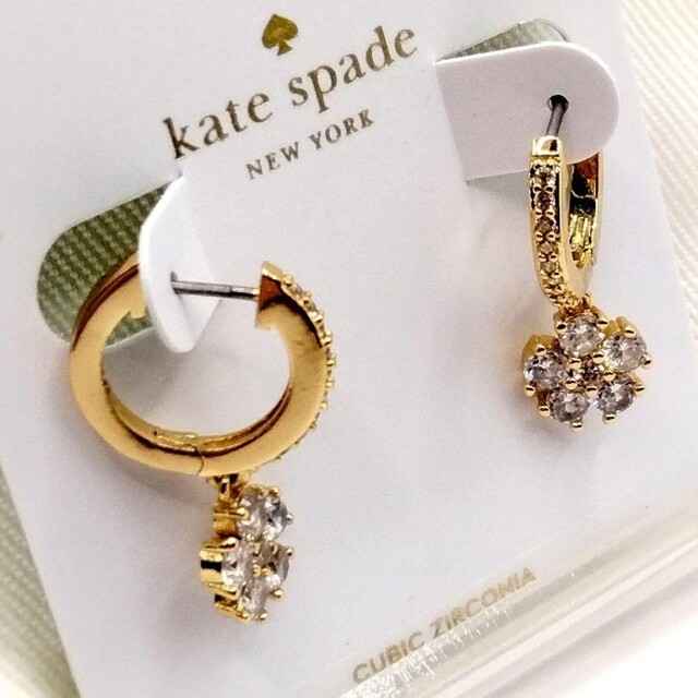 新品未使用　kate spade♠　ピアス　ループ　フラワーモチーフ