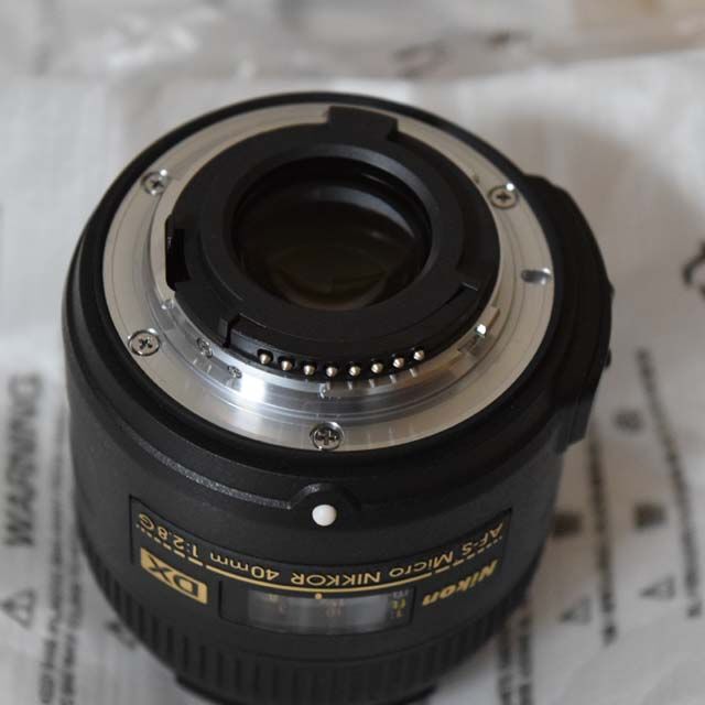 ニコン AF-S DX Micro NIKKOR 40mm f/2.8G