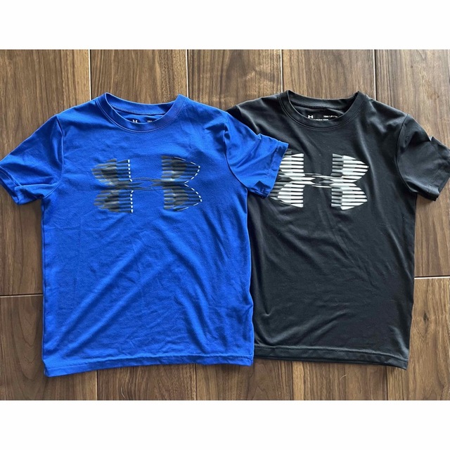 UNDER ARMOUR(アンダーアーマー)のTシャツ　UNDER ARMOUR  キッズ/ベビー/マタニティのキッズ服男の子用(90cm~)(Tシャツ/カットソー)の商品写真